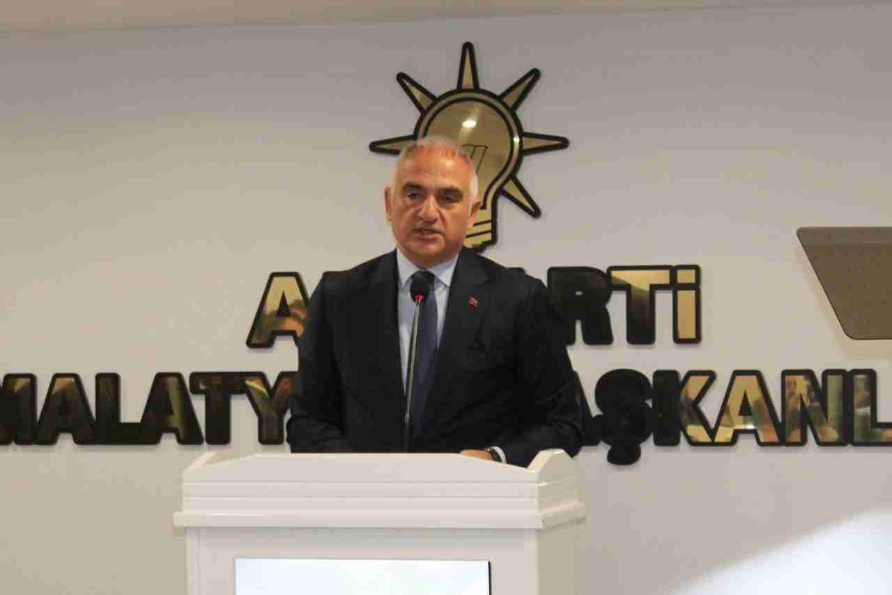 Bakan Ersoy: “Depremzedeleri Asla Yalnız Bırakmadık” Kültür ve Turizm Bakanı