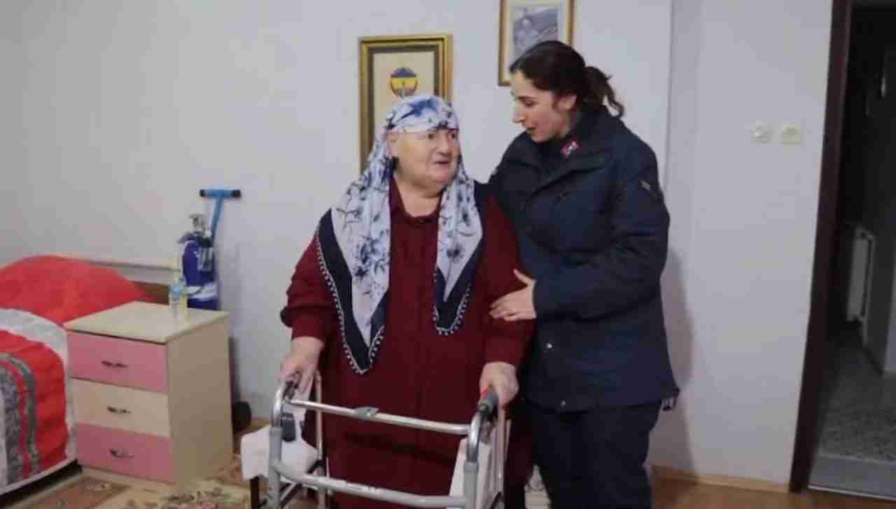 İçişleri Bakanı Ali Yerlikaya, Yalova’da yaşayan Selma Özmen (65) ve
