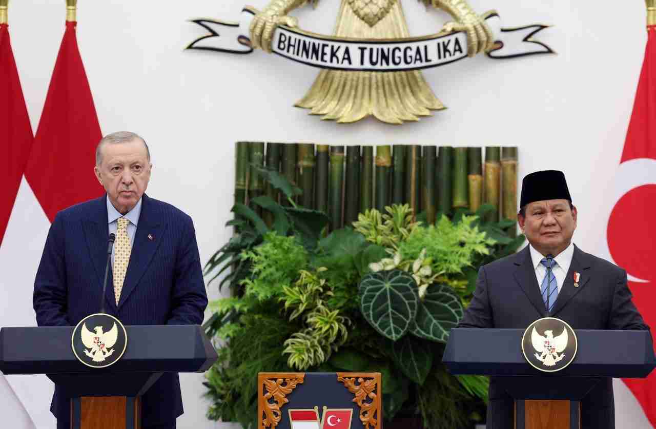 Cumhurbaşkanı Recep Tayyip Erdoğan, Endonezya ziyareti kapsamında Bogor Cumhurbaşkanlığı Sarayı’nda,