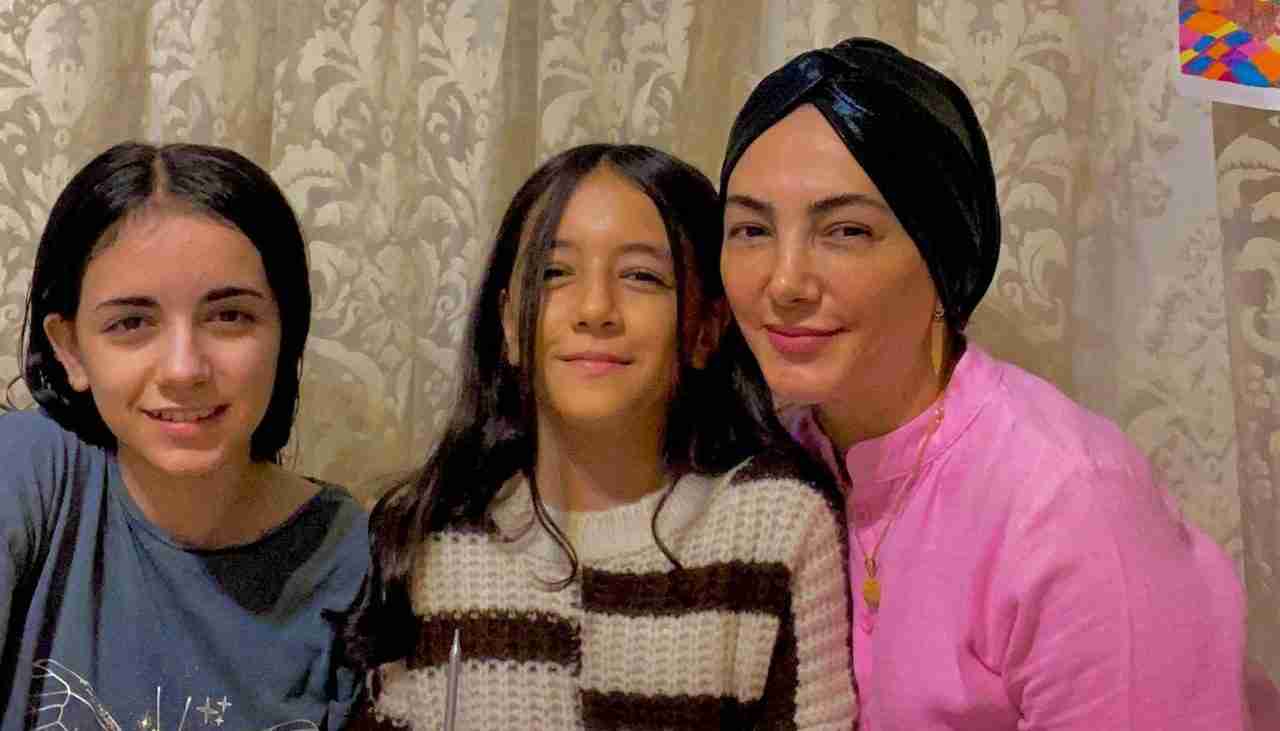 6 Şubat 2023 depremlerinde enkaz altında kalan ve kızlarıyla birlikte