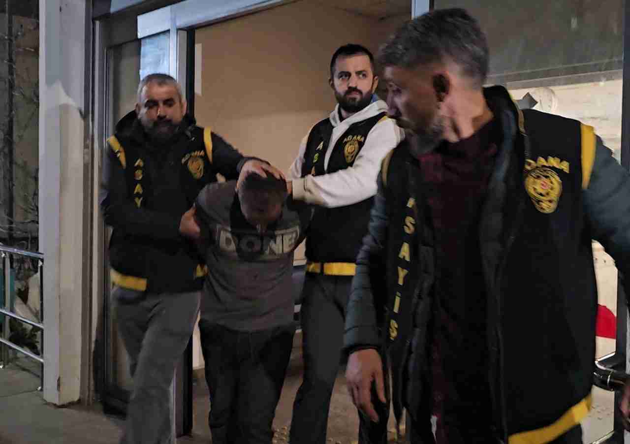 Adana’da bir alışveriş merkezindeki kuyumcudan 3 kilogram altın ve 100