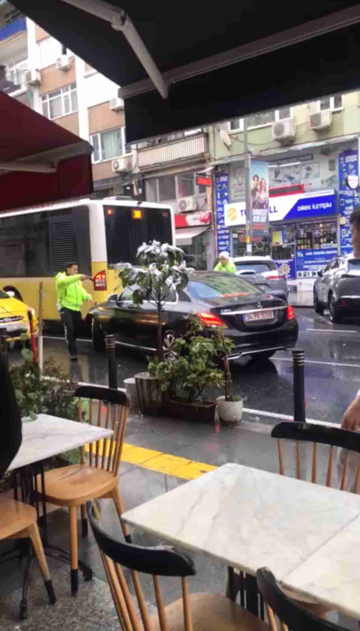 Polisten Kaçarken Yakalandı İstanbul Ortaköy’de, polis ekiplerinin ‘dur’ ihtarına uymayarak