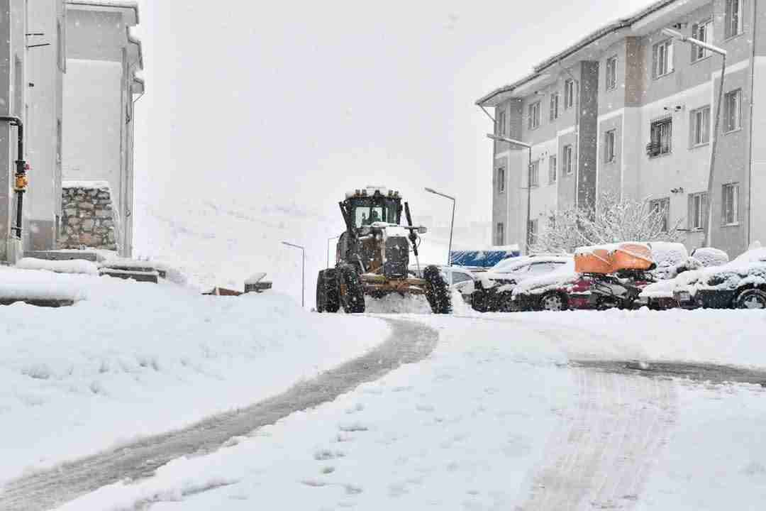 Yoğun Kar Yağışı Ulaşımı Aksattı Malatya’da etkili olan kar yağışı,