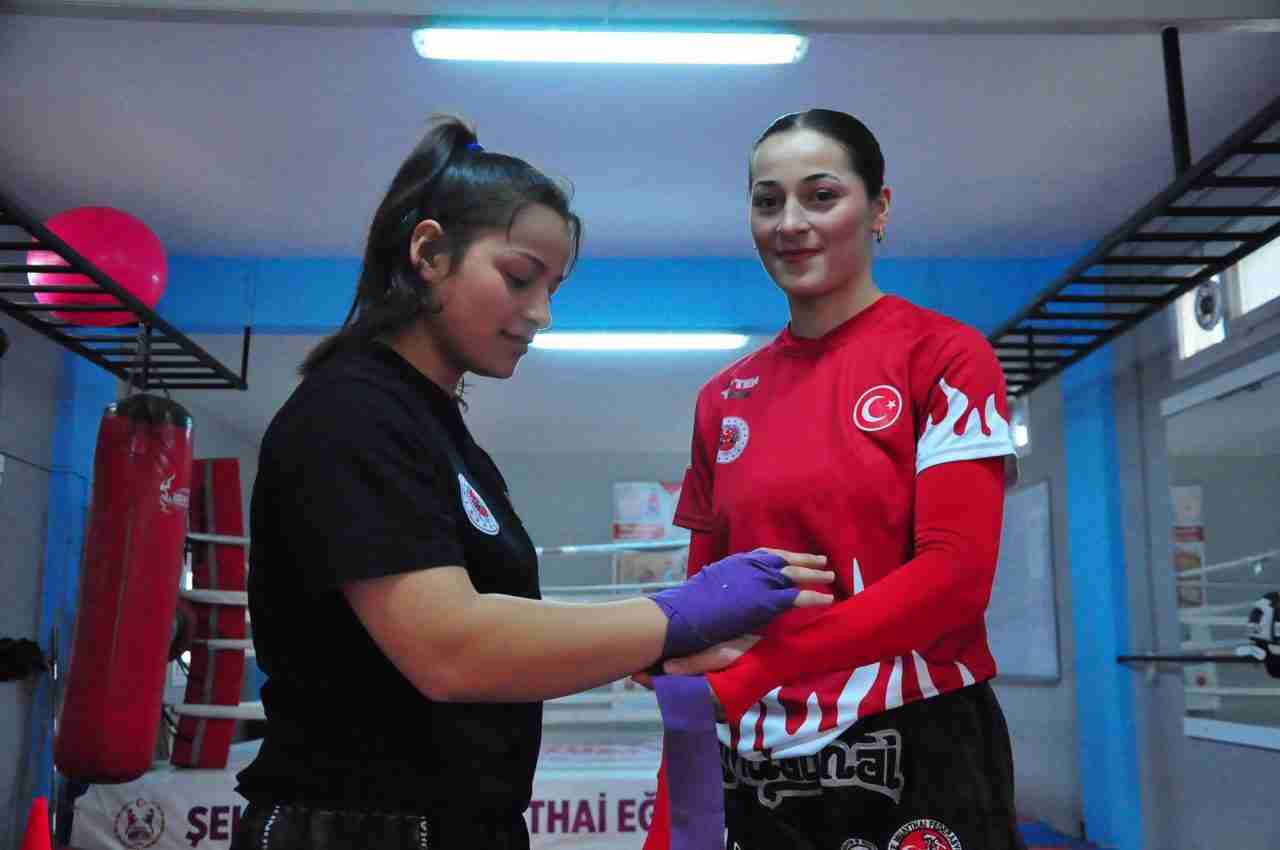 Şampiyon Ablanın İzinden Giden Kardeş Muay Thai’de uluslararası ve Türkiye