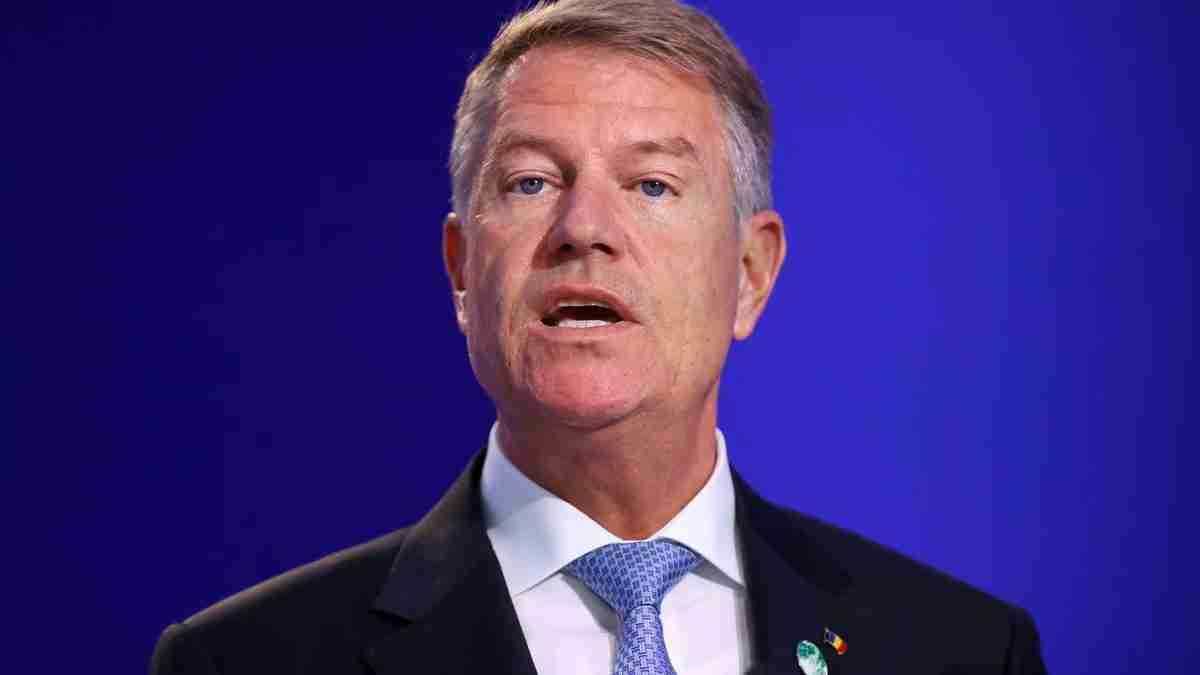Azil Oylaması Öncesi Görevini Bıraktı Romanya Cumhurbaşkanı Klaus Iohannis, hakkında