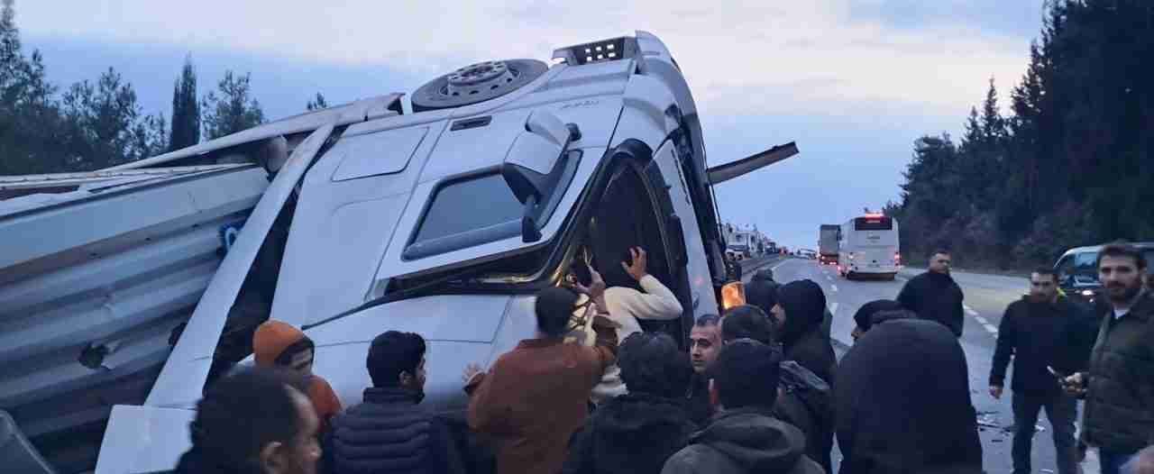 D-130 Kara Yolu Uzun Araç Kuyruklarına Sahne Oldu Kocaeli’nin Gölcük