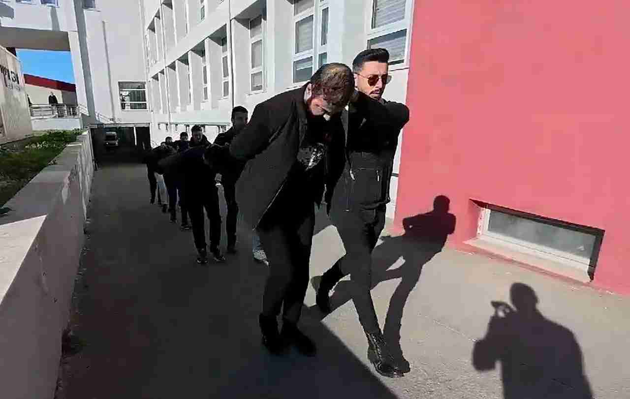 Ofiste Yasa Dışı Bahis Oynattılar, Günlük Para Akışı 2 Milyon