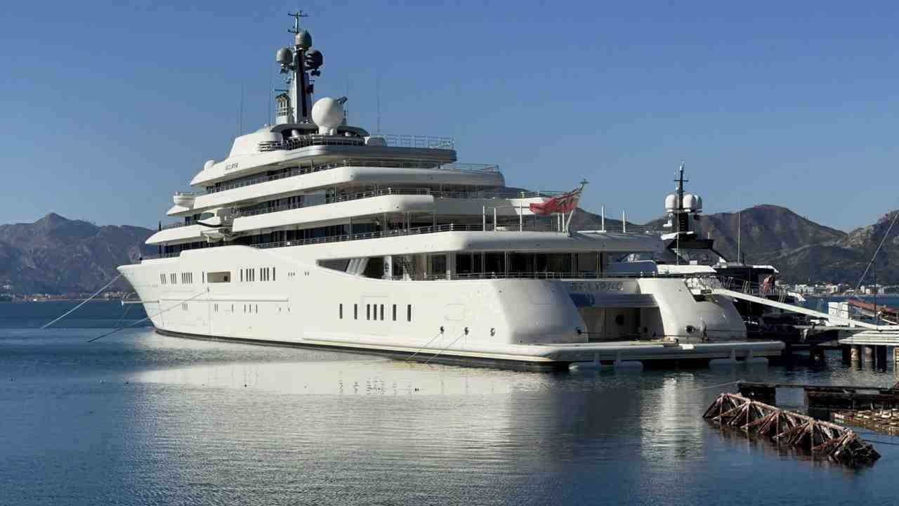 Rus milyarder Roman Abramoviç’in lüks yatları ‘Eclipse’ ve ‘My Solaris’,