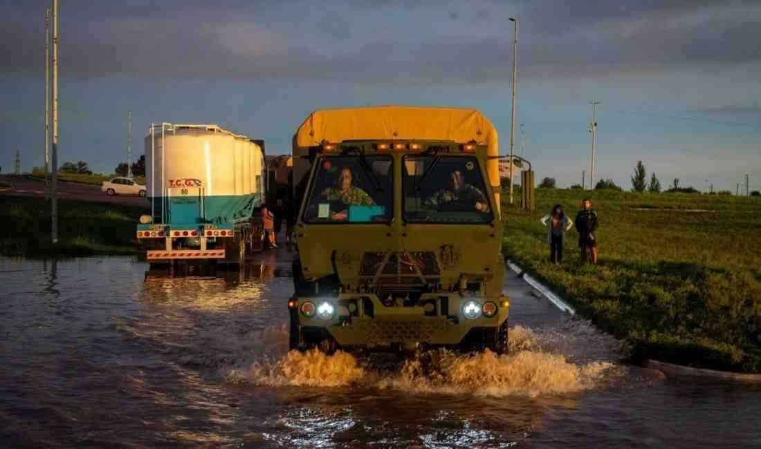 Arjantin’in Bahia Blanca kentinde meydana gelen şiddetli yağışlar, büyük sellere