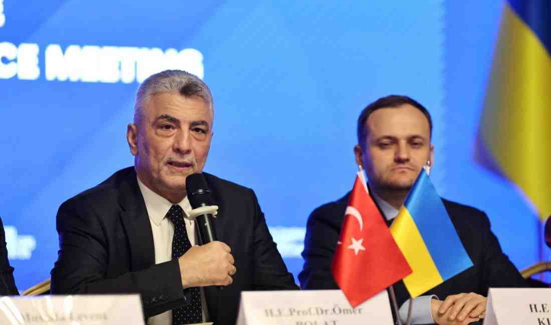 Ticaret Bakanı Ömer Bolat, resmi ziyarette bulunduğu Ukrayna’nın başkenti Kiev’de,