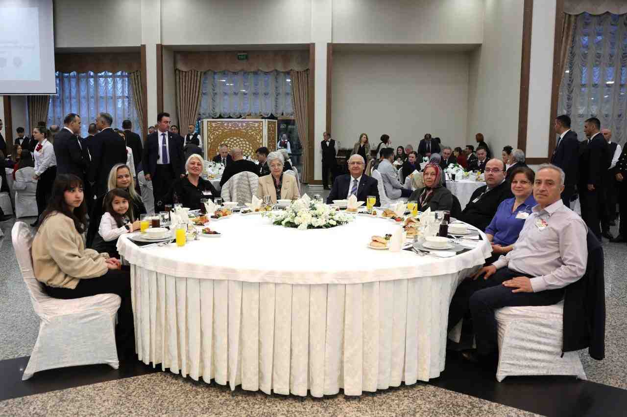 Bakan Güler: “Şehitlerimizin Emaneti Bizim İçin Kutsaldır” Milli Savunma Bakanı