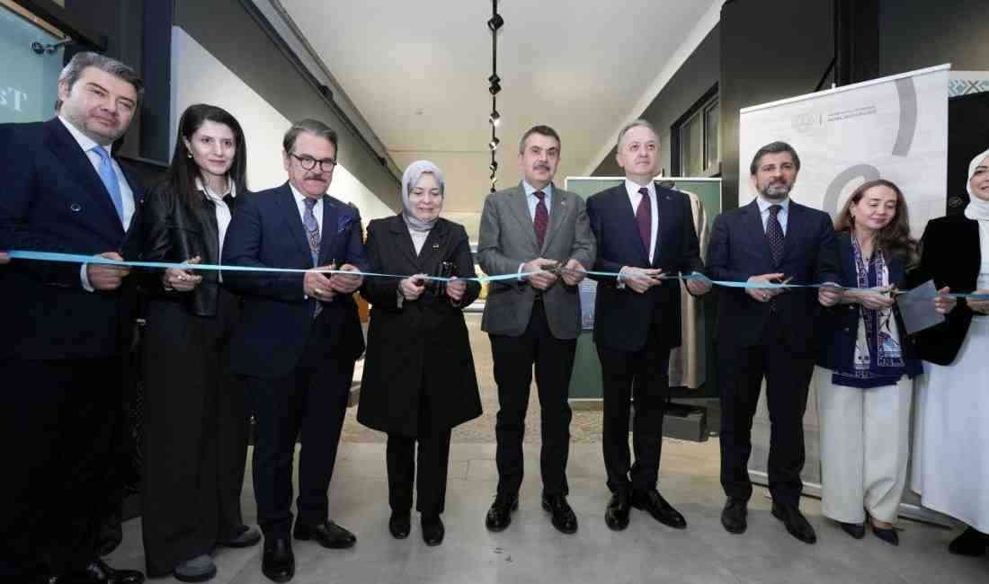 Milli Eğitim Bakanı Yusuf Tekin, bir eğitim sendikasının müfredat dışı