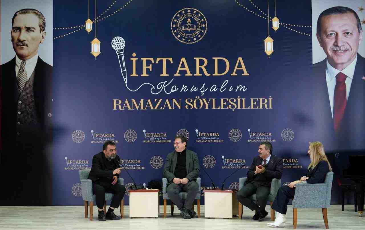 Milli Eğitim Bakanlığı (MEB) tarafından lise öğrencilerinin alanında uzman konuklarla