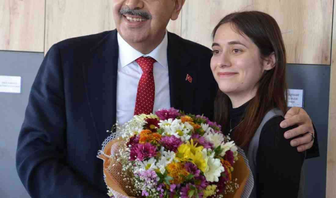 Matematik Öğretmenine “Sarı Zarf” Şakası Milli Eğitim Bakanı Yusuf Tekin,