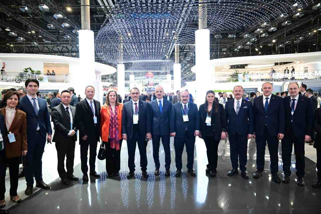 Ulaştırma ve Altyapı Bakanı Abdulkadir Uraloğlu, İspanya’nın Barselona kentinde düzenlenen