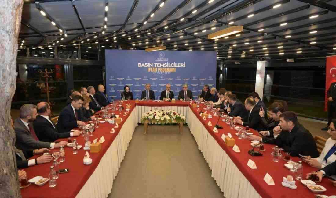 Sosyal Medyaya Yaş Sınırı Geliyor Ulaştırma ve Altyapı Bakanı Abdulkadir