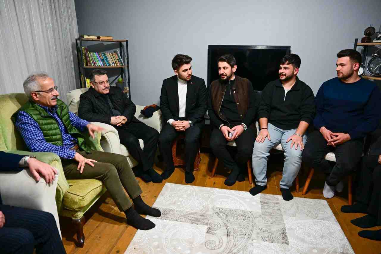 “Bu Sofralar, Gönüllerin Buluştuğu Yerler” Ulaştırma ve Altyapı Bakanı Abdulkadir