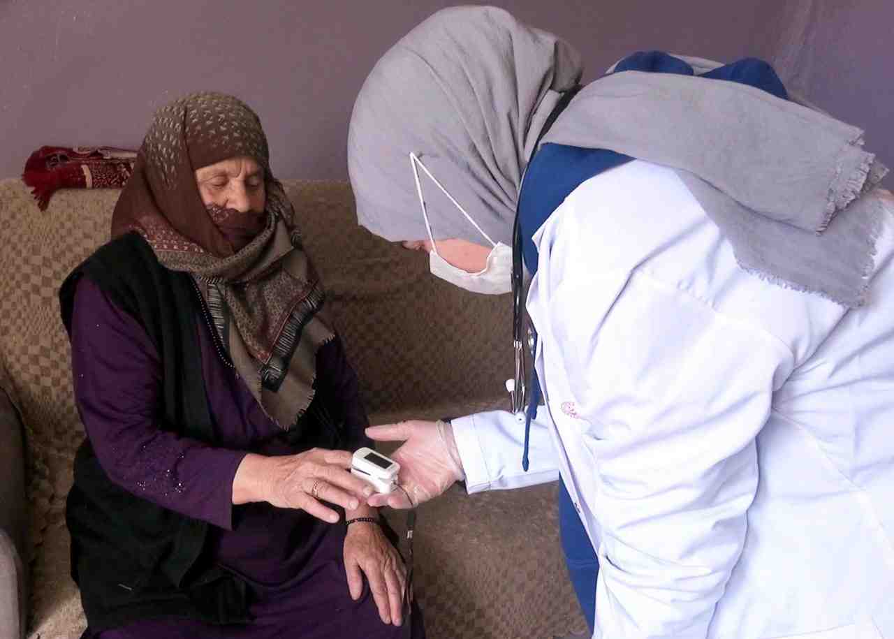 Büyükşehir Belediyesi Ekipleri 200 Yaşlının Evini Bayrama HazırlıyorErzurum’da, yalnız yaşayan
