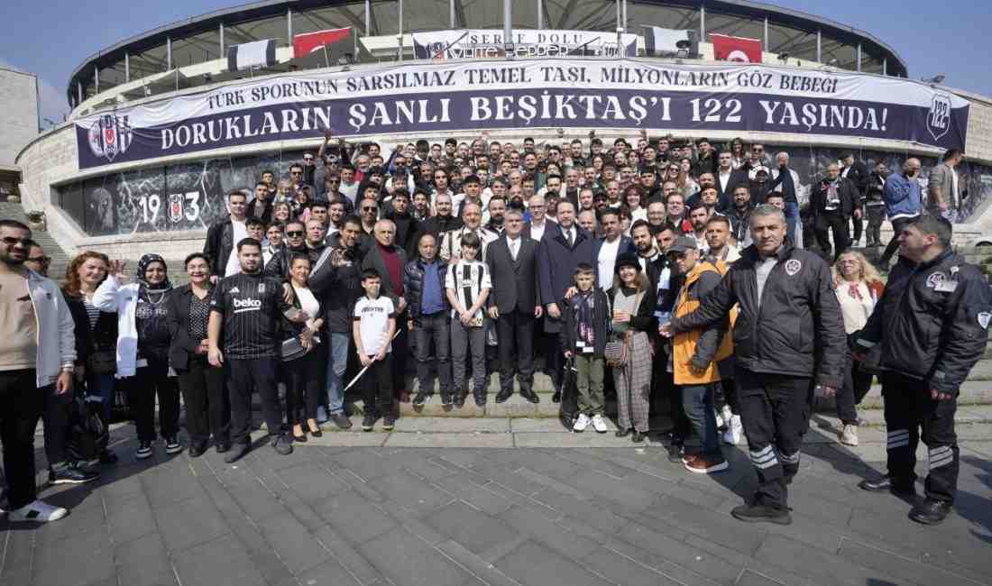 Beşiktaş Kulübü’nün geleneksel bayramlaşma töreni, Tüpraş Stadyumu’nda gerçekleşti. Törene Beşiktaş