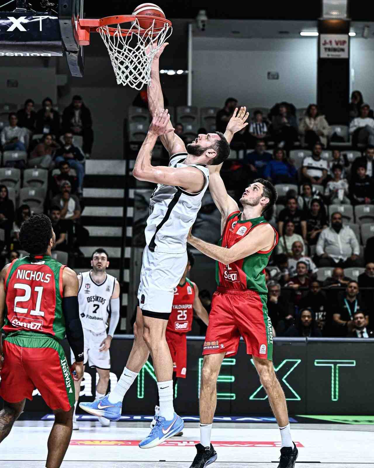 Basketbol Süper Ligi’nin 23. haftasında Beşiktaş Fibabanka, sahasında Yalovaspor’u 103-82