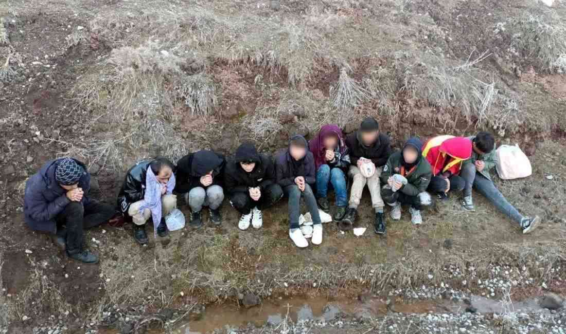 Bitlis’te jandarma ekiplerinin gerçekleştirdiği operasyonlarda, 6’sı Afganistan, 4’ü Bangladeş uyruklu