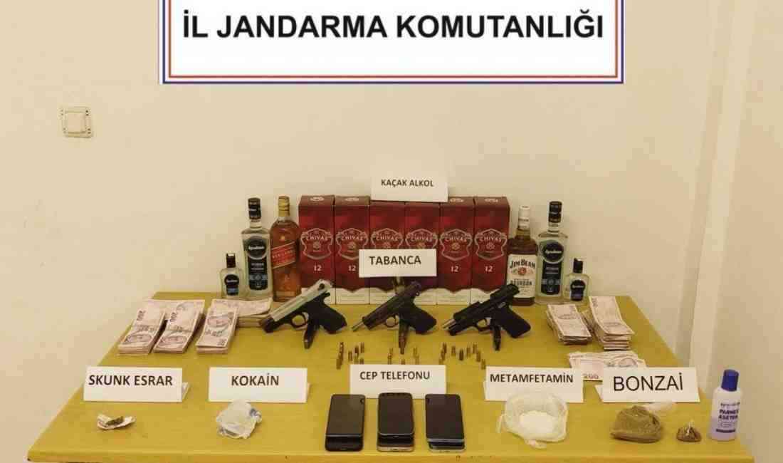 Muğla’nın Bodrum ilçesinde, jandarma ekipleri tarafından uyuşturucu satıcılarına yönelik gerçekleştirilen