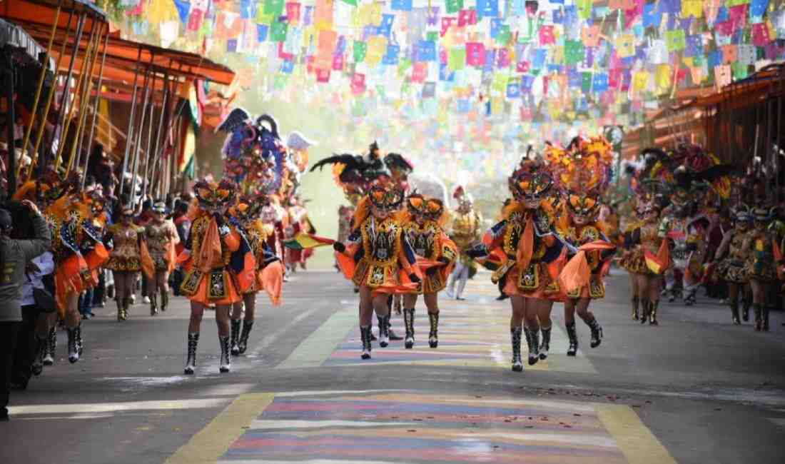 Bolivya’nın Oruro kentinde, 18. yüzyıldan beri düzenlenen ve UNESCO’nun “Somut