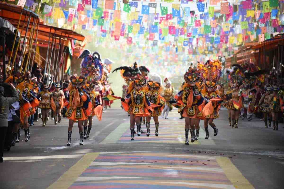 Bolivya’nın Oruro kentinde, 18. yüzyıldan beri düzenlenen ve UNESCO’nun “Somut