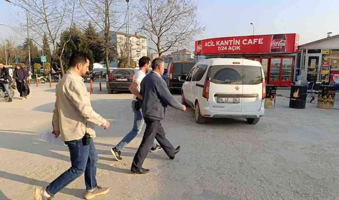 Kadın Pazarcı Esnafına Sığınarak Kurtuldu Bursa’nın İnegöl ilçesinde, boşanma aşamasındaki