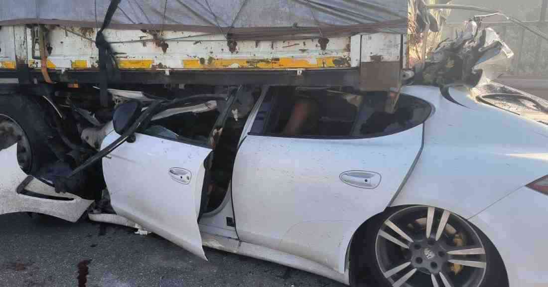 Bursa’nın Osmangazi ilçesinde otomobilin TIR’a arkadan çarpması sonucu meydana gelen