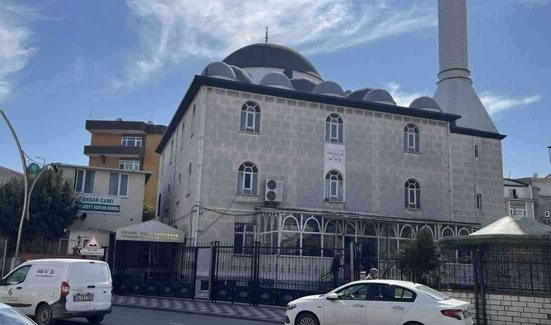 Kocaeli’nin Darıca ilçesindeki Ensar Camisi’nin tuvaletinde, 40 yaşındaki A.L. silahla