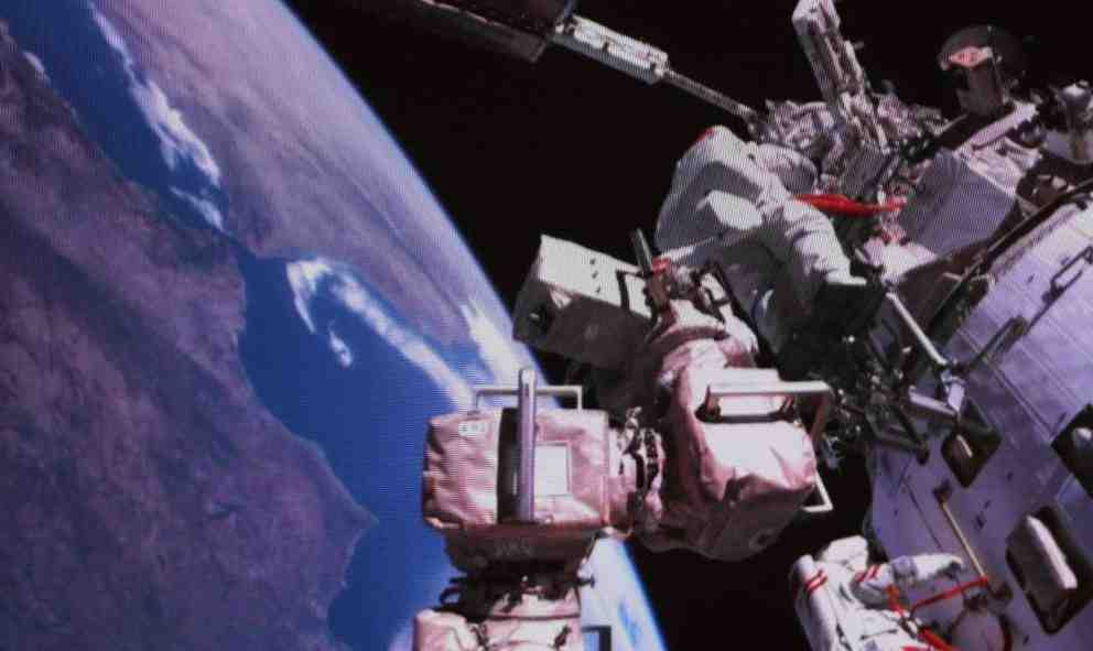 Shenzhou-19 Taykonotlarından 7 Saatlik Uzay Görevi Çin İnsanlı Uzay Mühendisliği