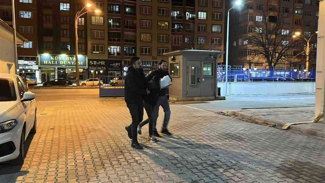 Kütahya’da bir kişiyi darbederek o anları kaydedip sosyal medyada paylaşan