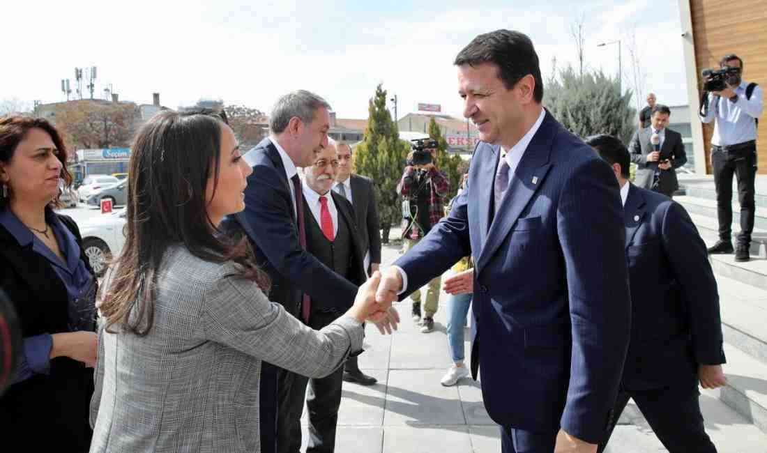 DEM Parti Eş Genel Başkanı Tuncer Bakırhan, partisinin heyetinin Cumhurbaşkanı