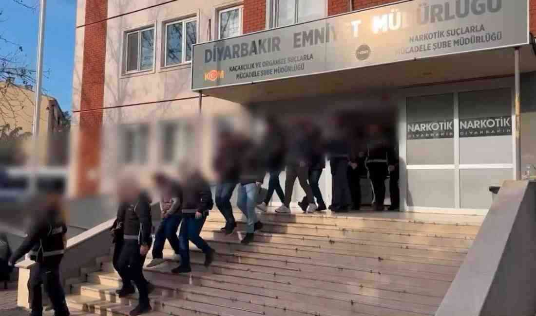 Diyarbakır merkezli dört ilde düzenlenen operasyonda, SRC belgesi sınavında rüşvet