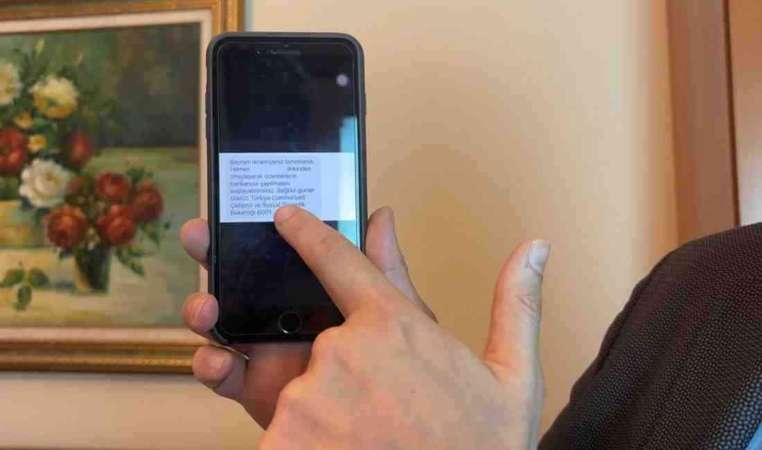 
Ramazan Bayramı öncesinde emeklilere yapılan ikramiye ödemeleri, siber dolandırıcıların hedefi