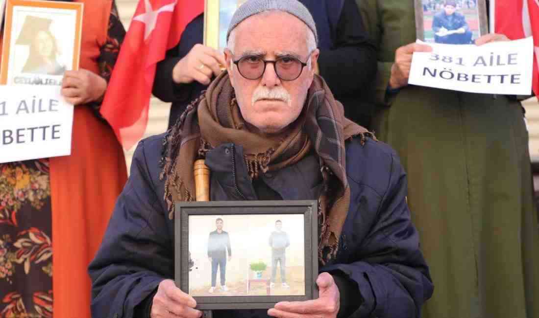 Diyarbakır’da HDP İl Başkanlığı önünde evlat nöbeti tutan ailelerin sayısı,