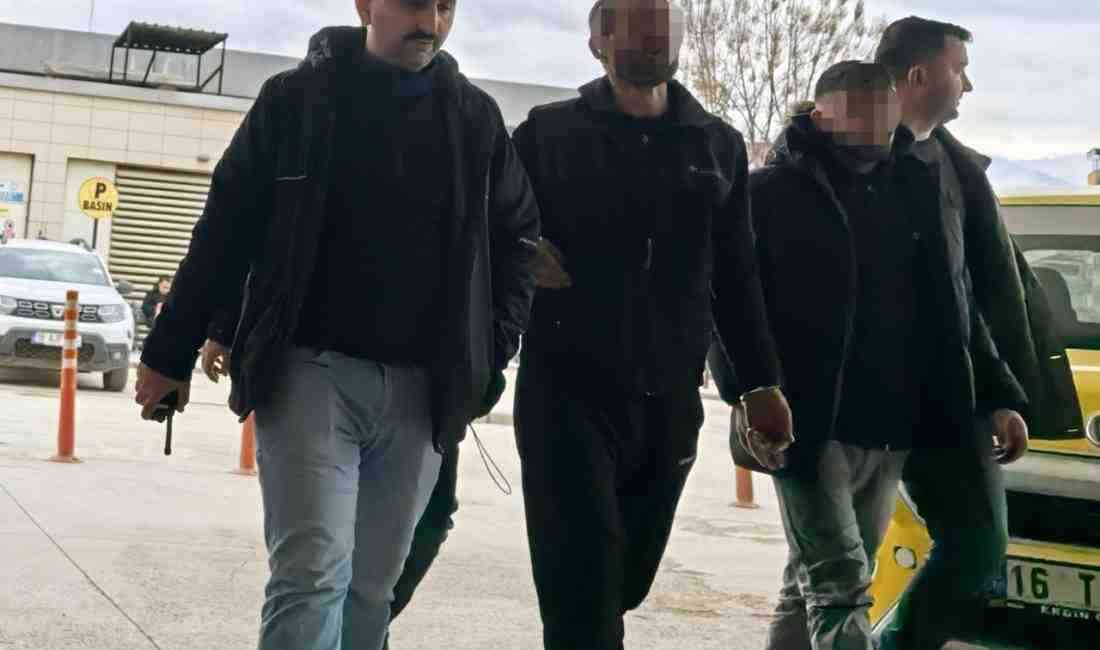 Bursa’nın İnegöl ilçesinde, hırsızlık suçundan aranan iki firari hükümlü, polis