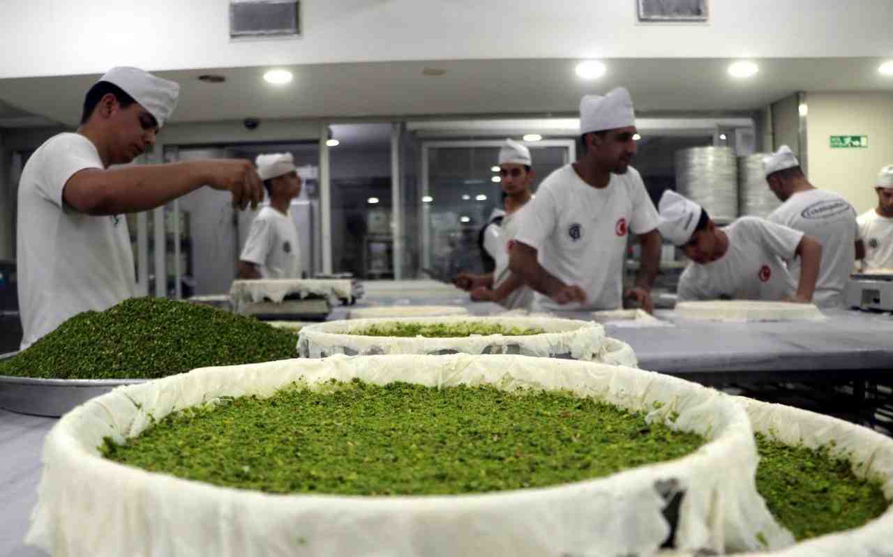 Ramazan Bayramı yaklaşırken Gaziantep’te baklava üretimi iki katına çıktı. Yurt