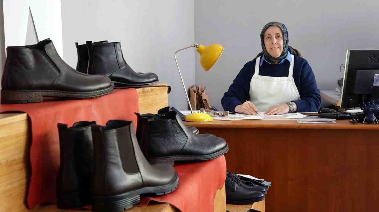 Trabzon’da gördüğü bir ilanla ayakkabı sektörüne adım atan Gülseren Baki