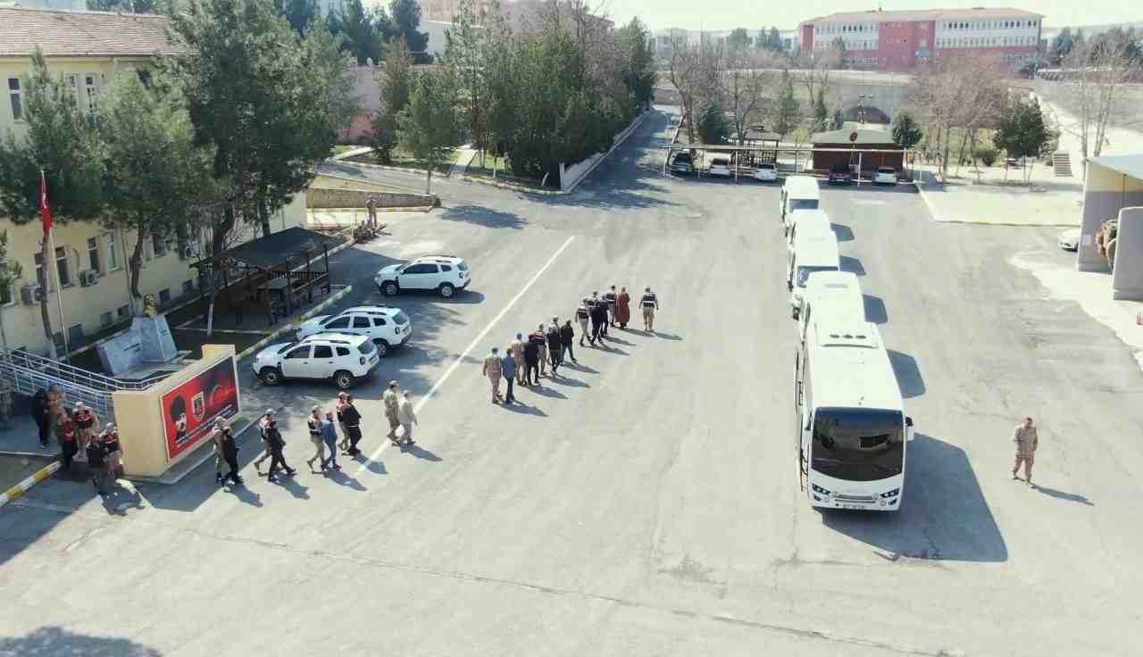 Diyarbakır merkezli 6 ilde, sahte kira sözleşmeleriyle Hazine arazilerini Çiftçi