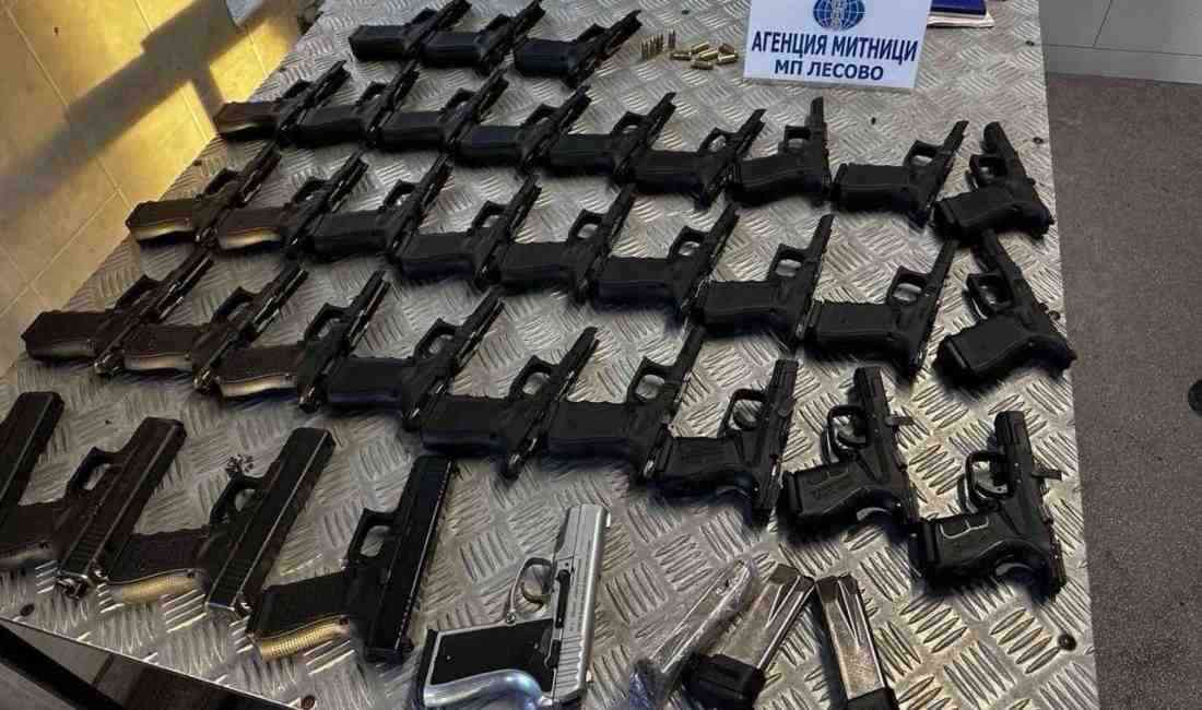 Edirne’de, Hamzabeyli Sınır Kapısı’nın karşısında bulunan Bulgaristan’ın Lesovo Gümrük Kapısı’nda