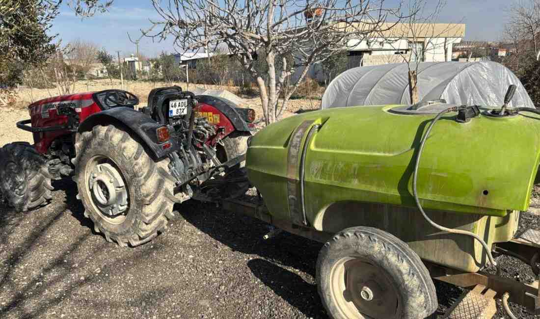 Şanlıurfa’nın Birecik ilçesinde çalışır durumdaki ilaçlama motoruna dokunan 5 yaşındaki