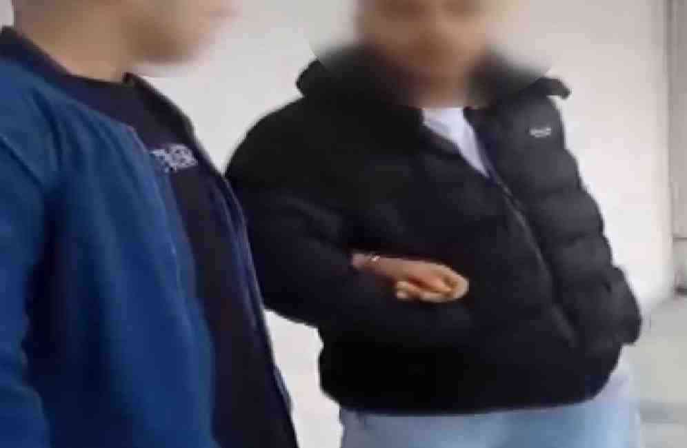 İstanbul Arnavutköy’de, 18 yaşından küçük iki çocuk, daha önce tartıştıkları