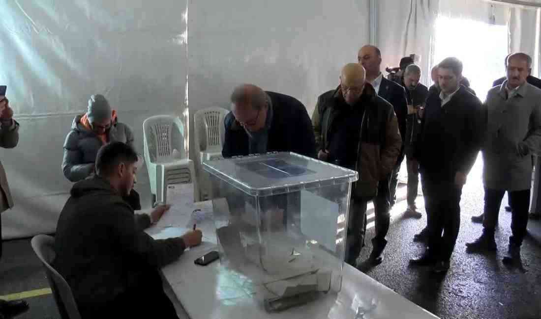 Cumhuriyet Halk Partisi (CHP) üyeleri, bir sonraki seçimde gösterecekleri cumhurbaşkanı