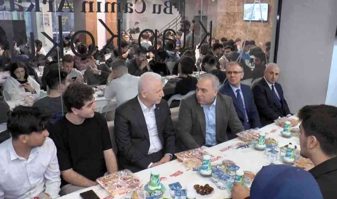 İstanbul Valisi Davut Gül’den Gençlere Ramazan Sürprizi Vali Gül, Ramazan’ın