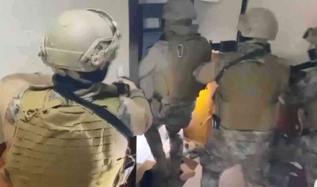 İstanbul Emniyet Müdürlüğü Organize Suçlarla Mücadele Şube Müdürlüğü ekipleri, silah