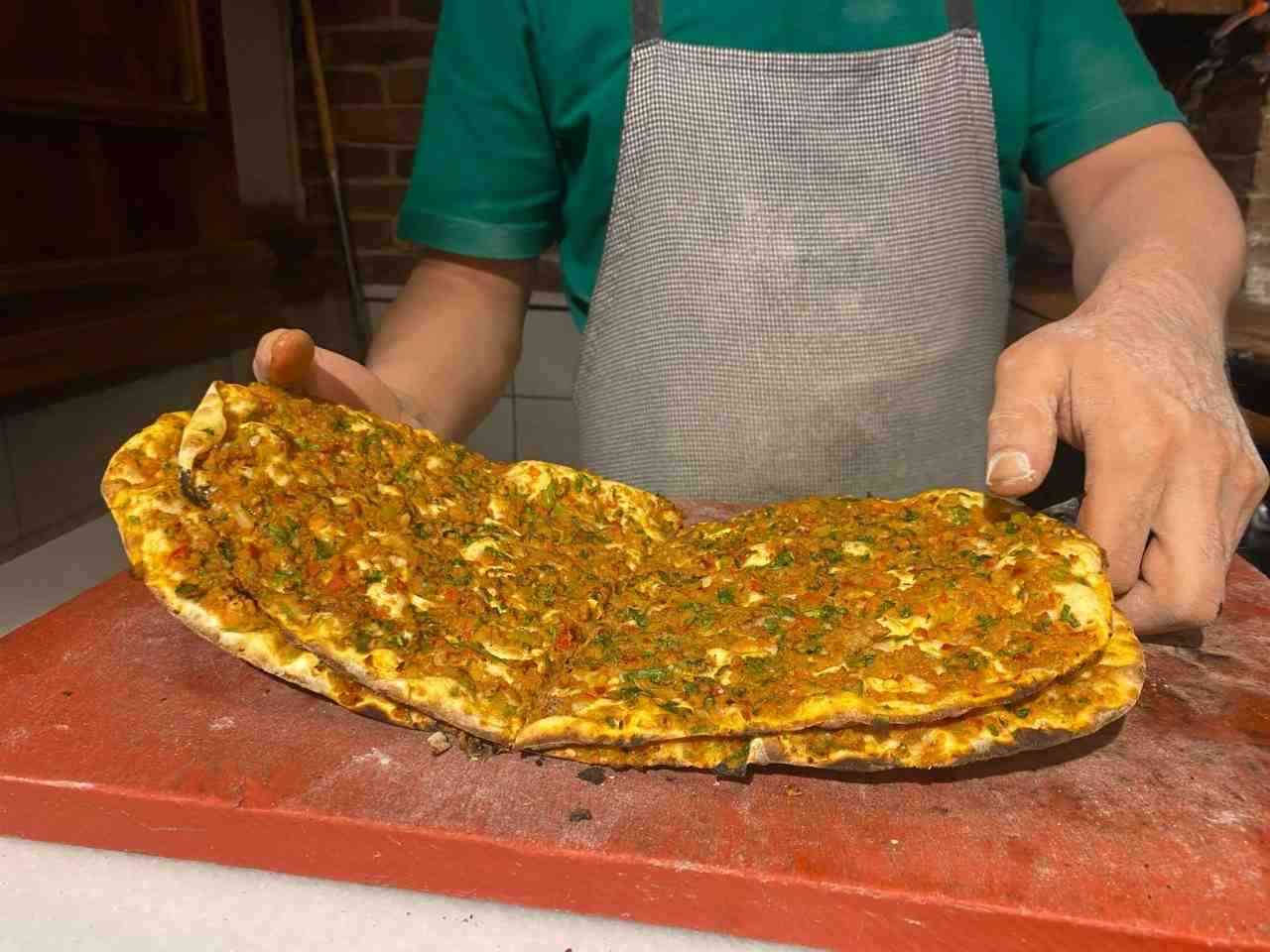 İstanbul’da Lahmacun Fiyatlarında Büyük Uçurum! 60 TL’den 250 TL’ye Kadar