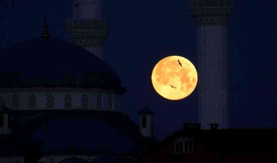 2025 yılının ilk tam ay tutulması gerçekleşti. Ay, “Kanlı Ay”