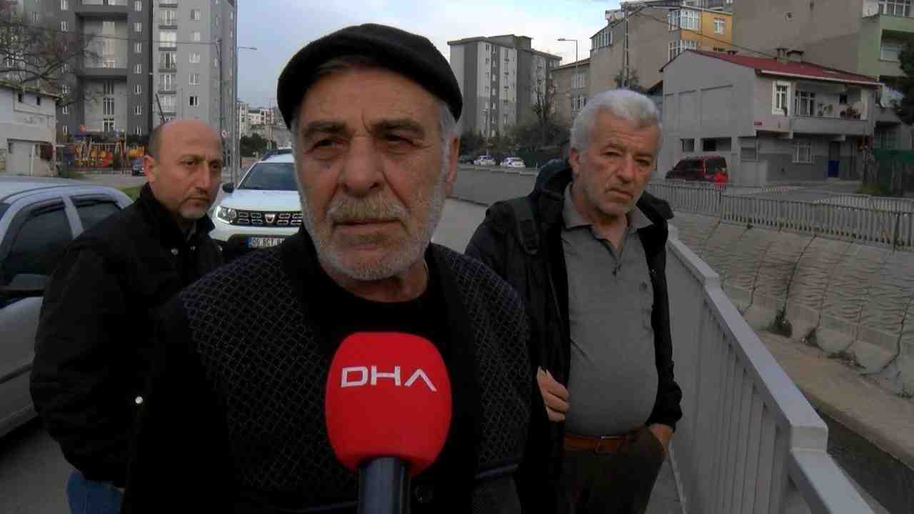 İstanbul Pendik’te, sürücüsünün direksiyon hakimiyetini kaybetmesi sonucu otomobil demir bariyerlere